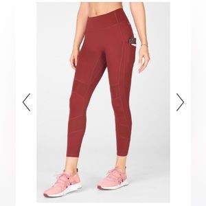 Maroon fabletics leggings